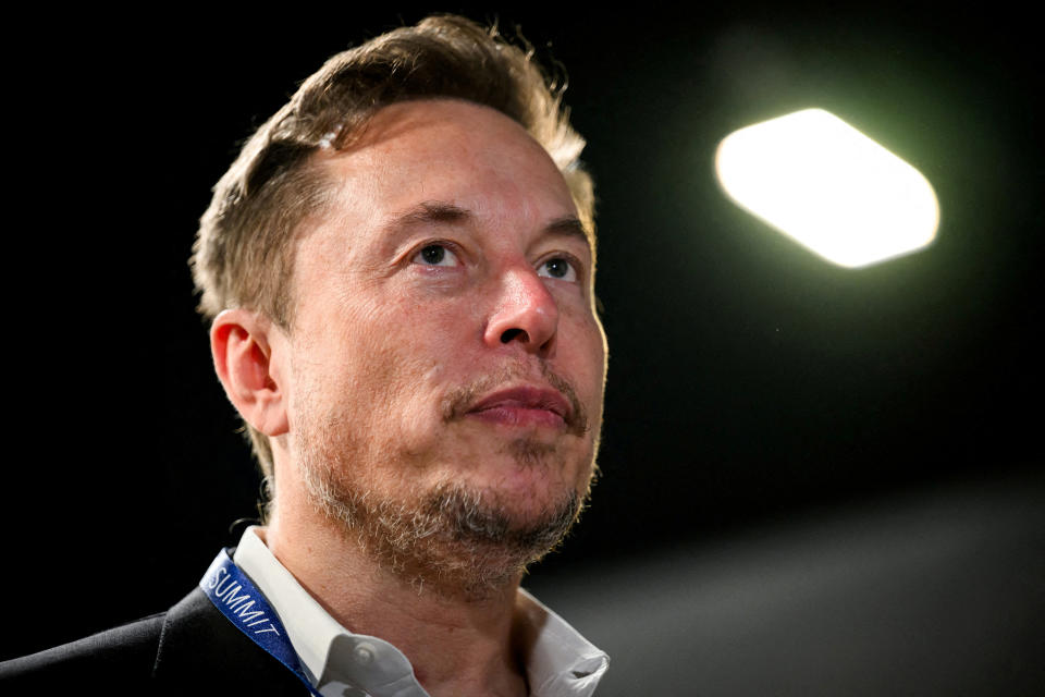 FILE PHOTO: Giám đốc điều hành Tesla Elon Musk tham dự Hội nghị thượng đỉnh về an toàn AI tại Công viên Bletchley ở Bletchley, Anh vào ngày 1 tháng 11 năm 2023. Leon Neal / Pool qua REUTERS / File Photo