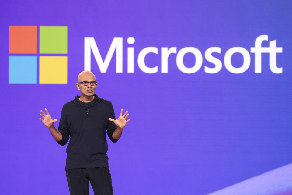 Tổng giám đốc điều hành Microsoft Satya Nadella phát biểu tại hội nghị Microsoft Build tại Tòa nhà Hội nghị Thượng đỉnh Trung tâm Hội nghị Seattle ở Redmond, Washington, vào ngày 21 tháng 5 năm 2024. (Ảnh của Jason Redmond / AFP) (Ảnh của JASON REDMOND/AFP qua Getty Images)