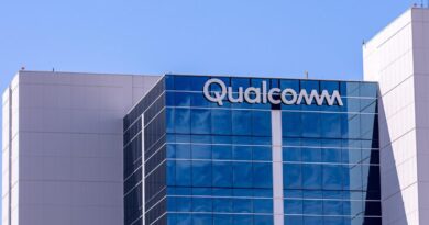 Qualcomm tiếp cận Intel để tìm hiểu khả năng mua lại