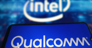 Qualcomm phải đợi đến sau cuộc bầu cử mới có thể mua Intel: BBG